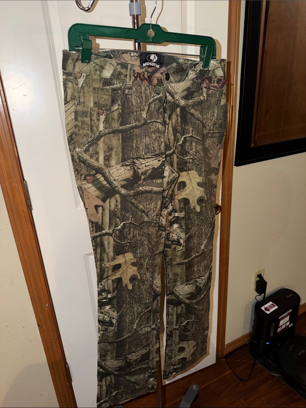 Mossy Oak Men's Camo Cargo Pants in Woodland Green/Brown